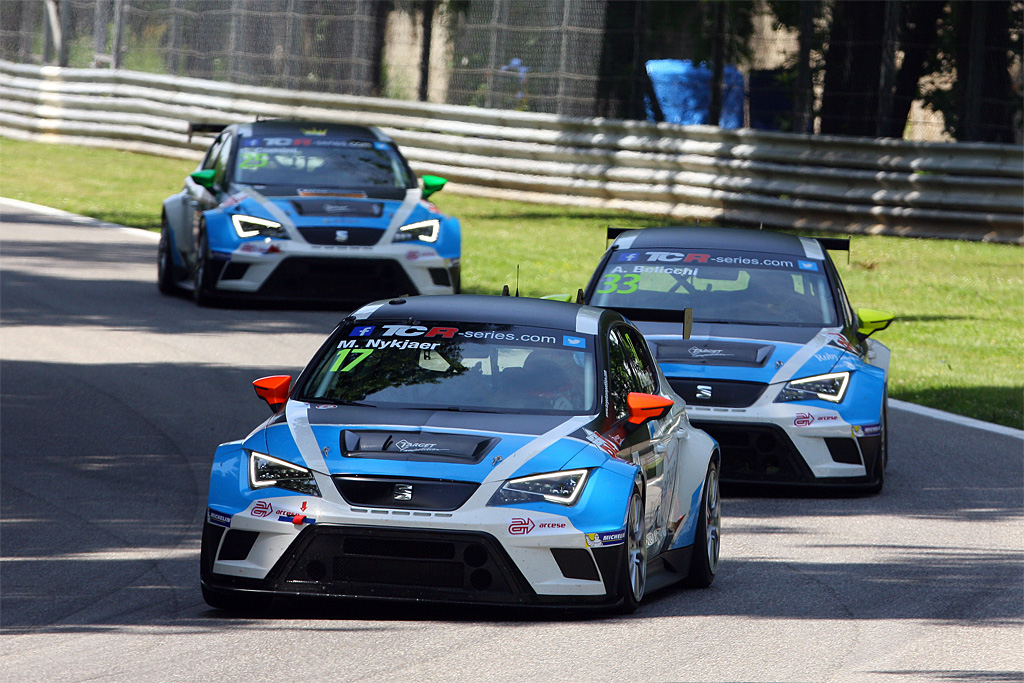 Michel Nykjær på banen inden han må udgå fra weekendens 2 løb
(Foto: tcr-series.com)